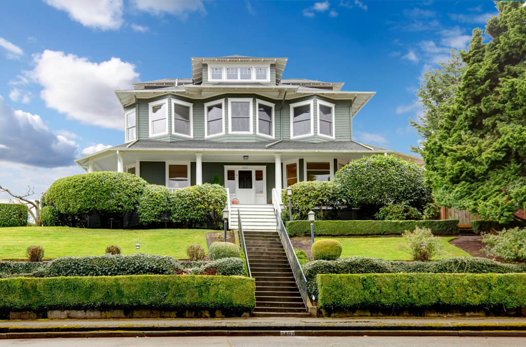 home exterior with landscaping